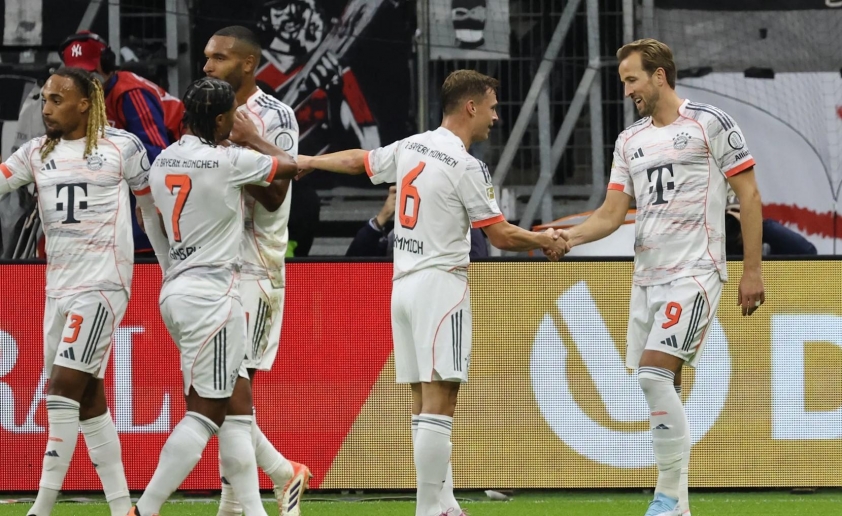 Bayern Munich chiếm giữ ngôi đầu bảng