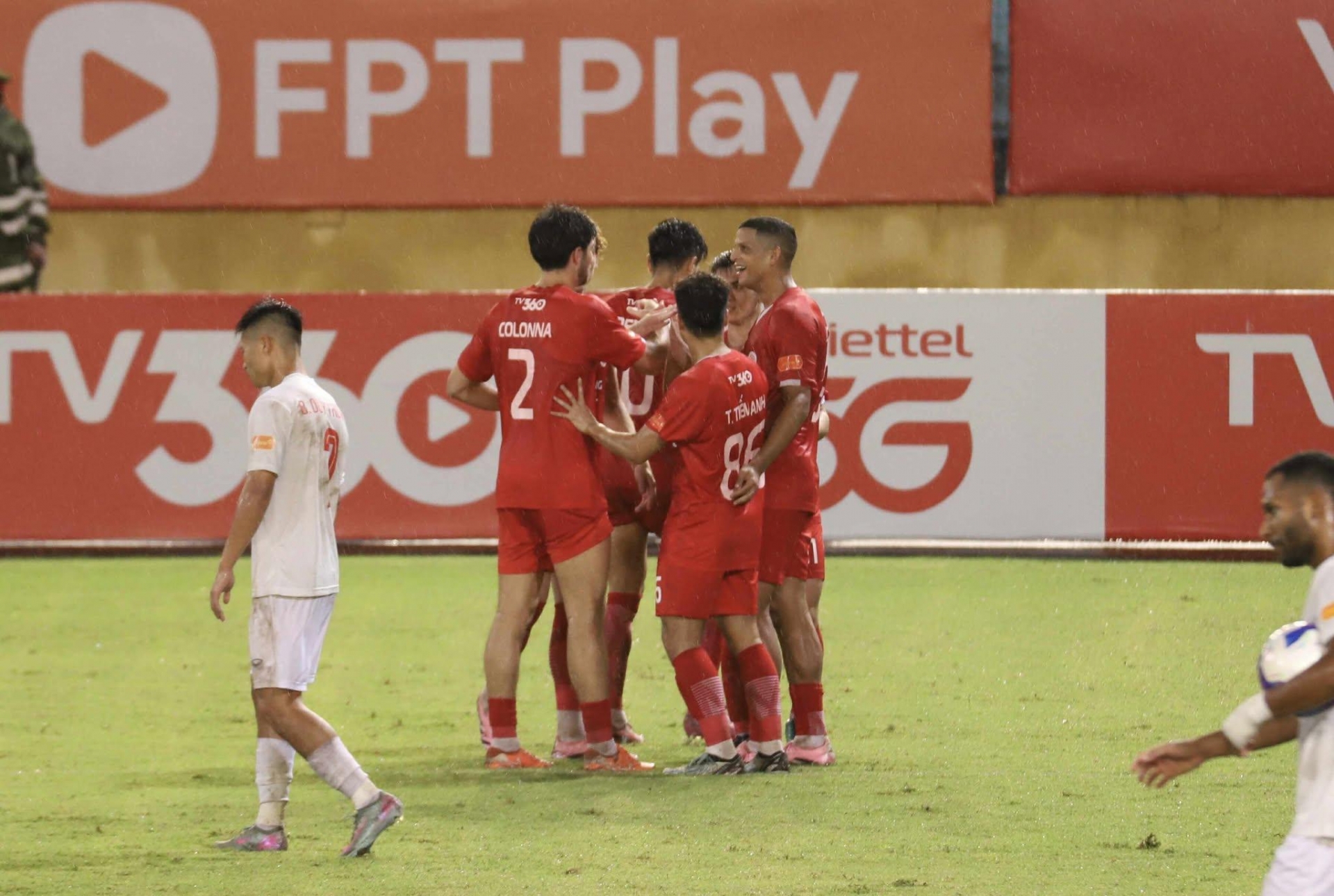 Viettel Khẳng Định Thương Hiệu Tại V-League Với Chiến Thắng Trái Ngược Trước Hà Tĩnh