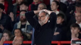 Áp Lực Gia Tăng Đối Với HLV Postecoglou Tại Nottingham Forest