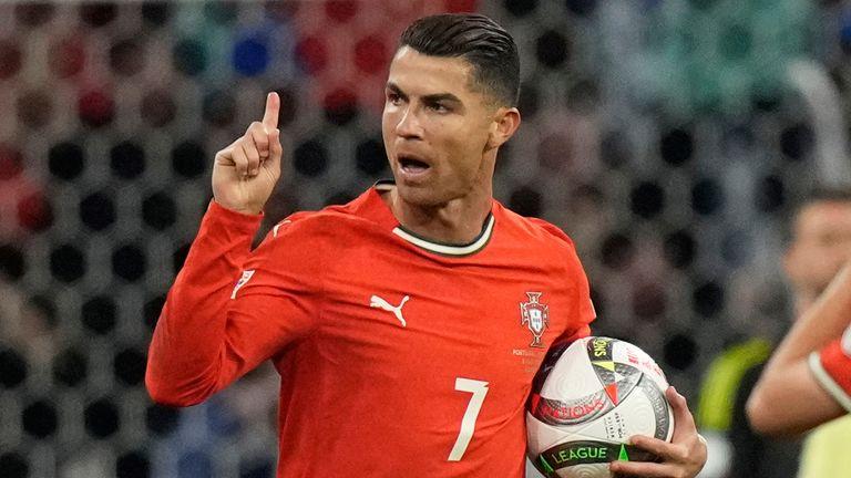 Câu Chuyện Gây Chấn Động Về Hành Động Của Ronaldo Tại Nations League
